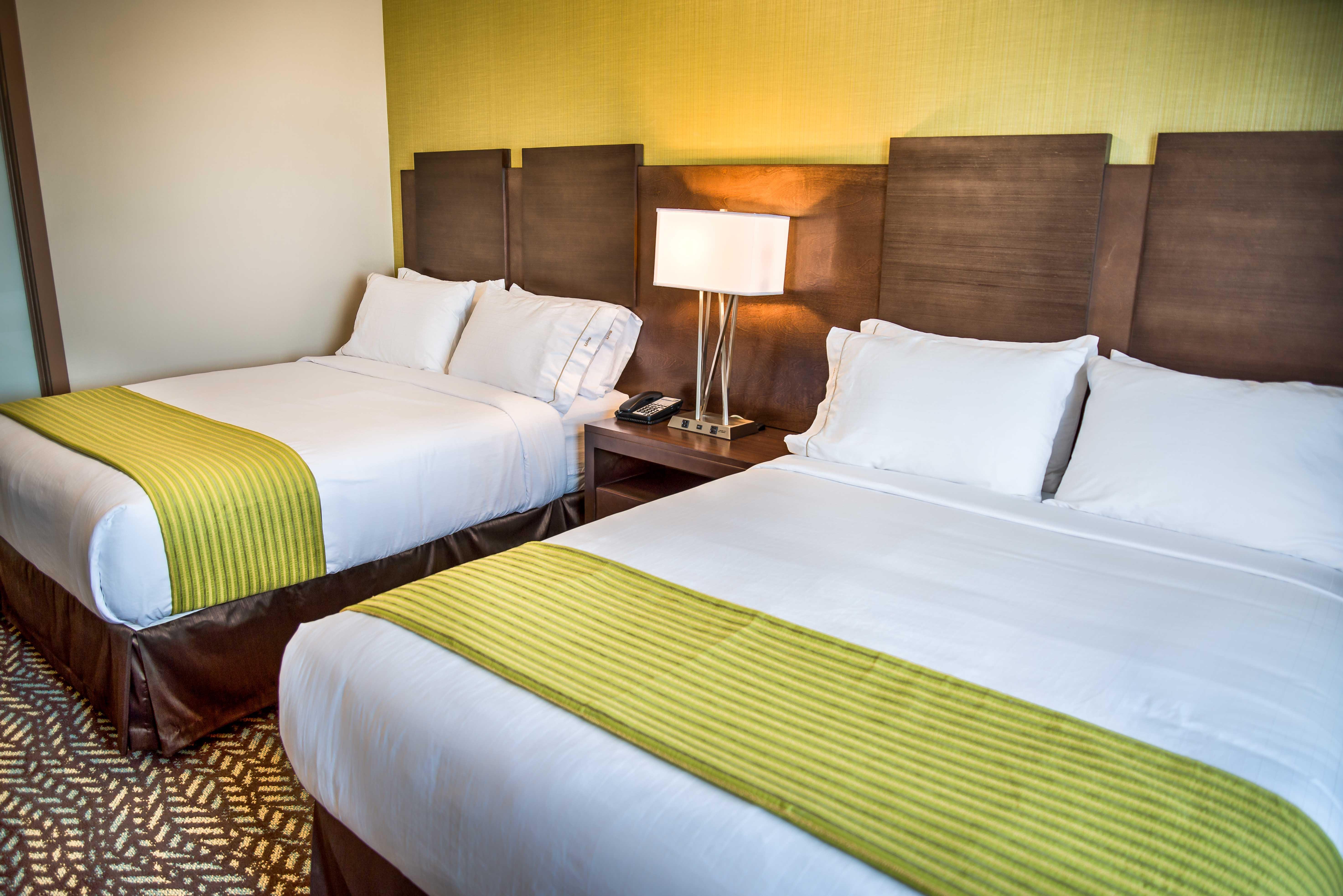 Holiday Inn Express & Suites Spruce Grove - Stony Plain By Ihg Exterior foto