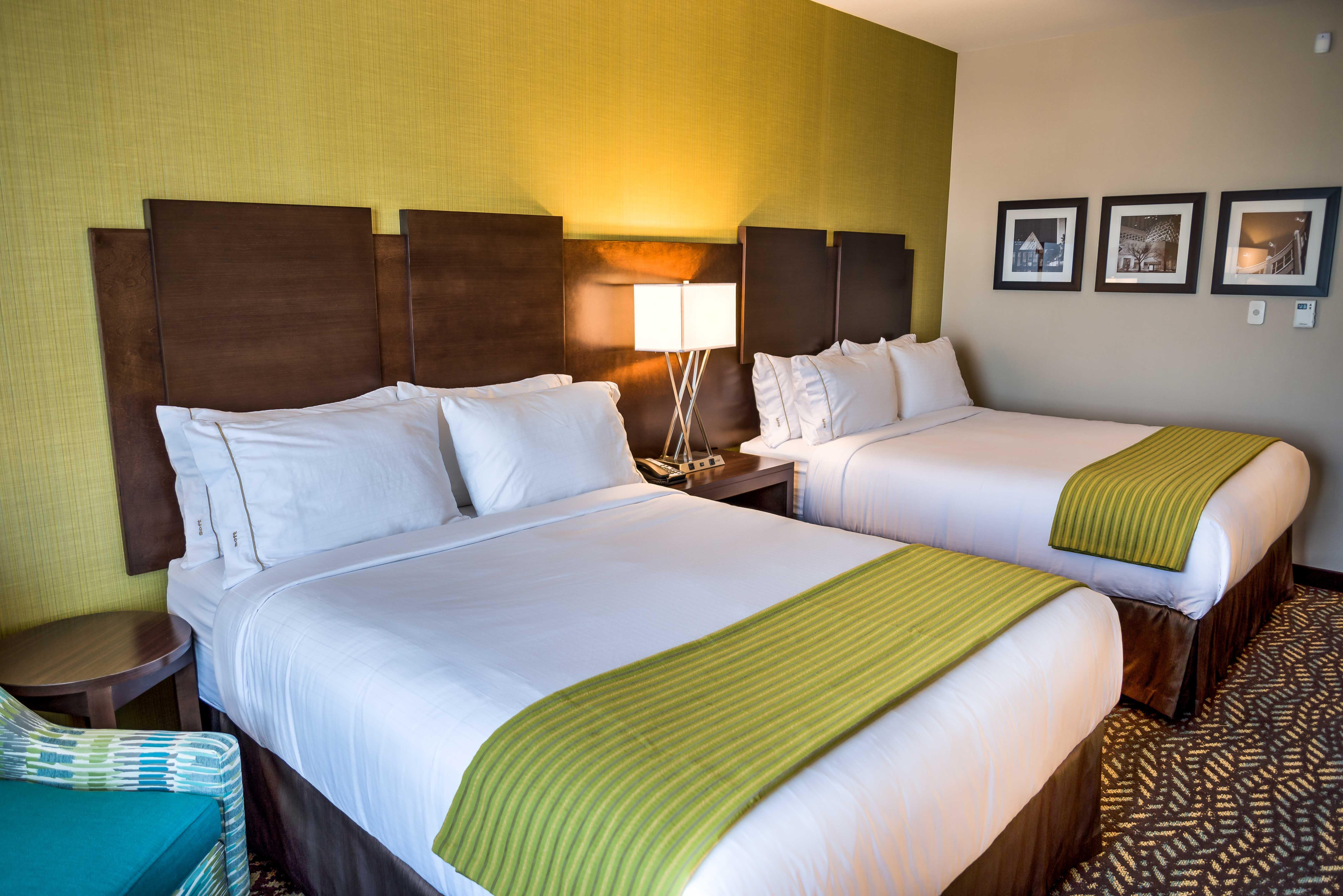 Holiday Inn Express & Suites Spruce Grove - Stony Plain By Ihg Exterior foto