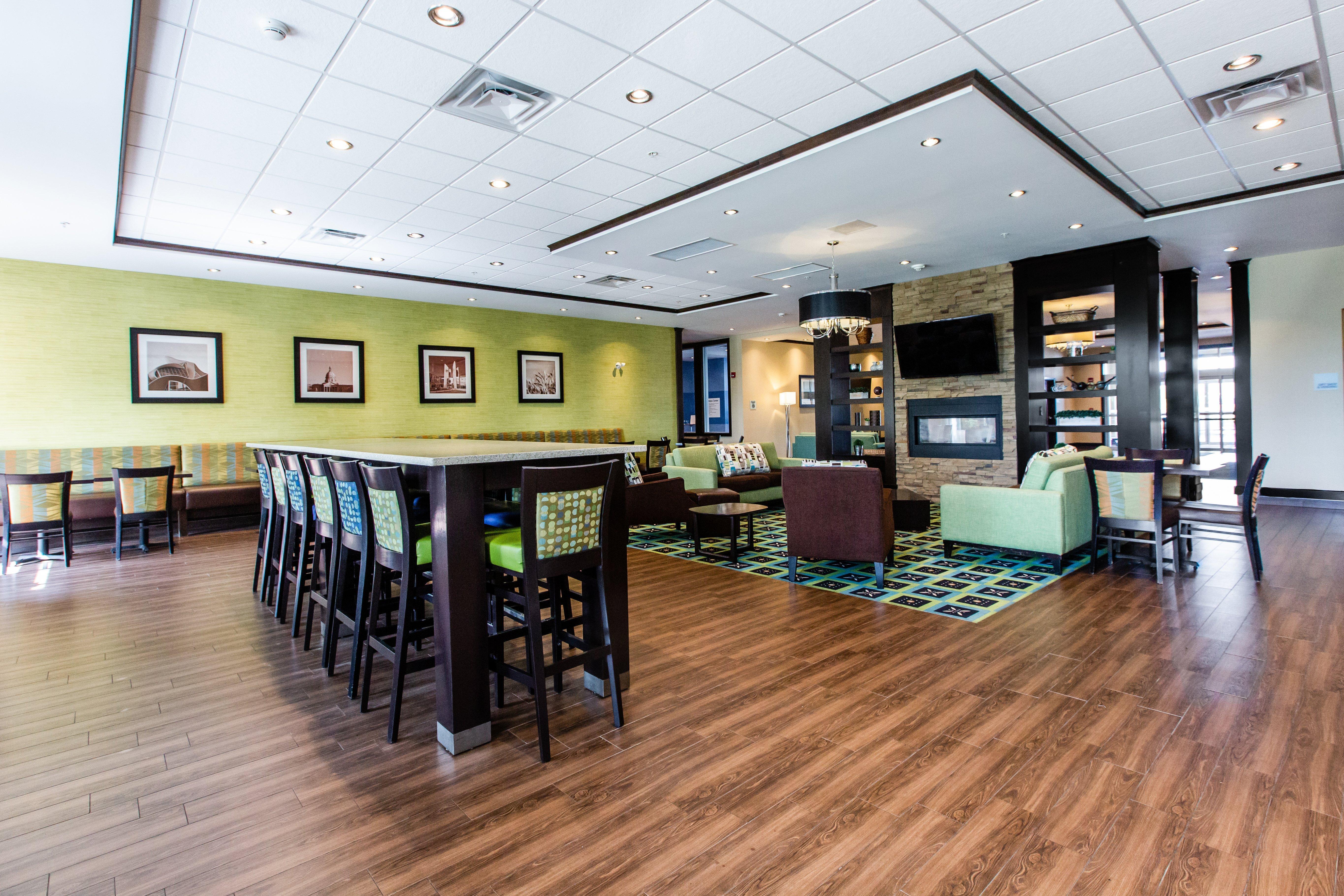 Holiday Inn Express & Suites Spruce Grove - Stony Plain By Ihg Exterior foto